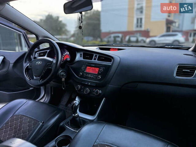 Серый Киа Сид, объемом двигателя 1.4 л и пробегом 271 тыс. км за 7200 $, фото 16 на Automoto.ua
