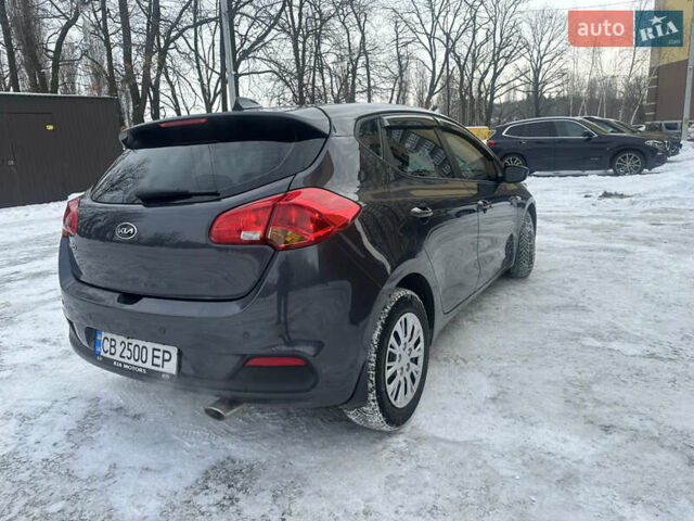 Серый Киа Сид, объемом двигателя 1.6 л и пробегом 147 тыс. км за 9900 $, фото 4 на Automoto.ua