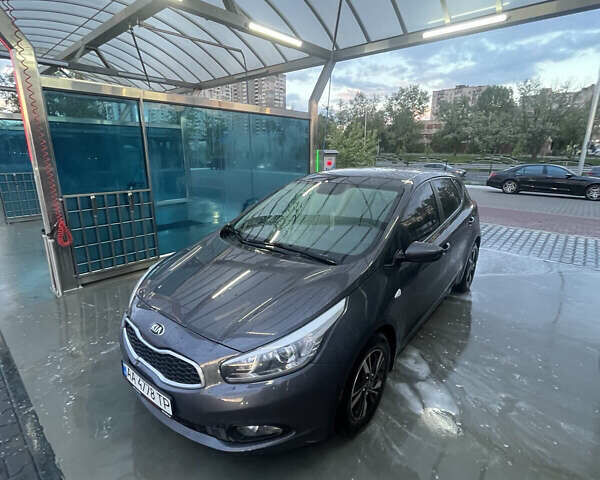 Серый Киа Сид, объемом двигателя 1.6 л и пробегом 200 тыс. км за 9500 $, фото 8 на Automoto.ua
