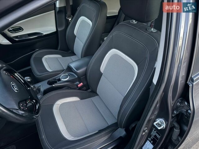 Серый Киа Сид, объемом двигателя 1.58 л и пробегом 164 тыс. км за 8600 $, фото 9 на Automoto.ua