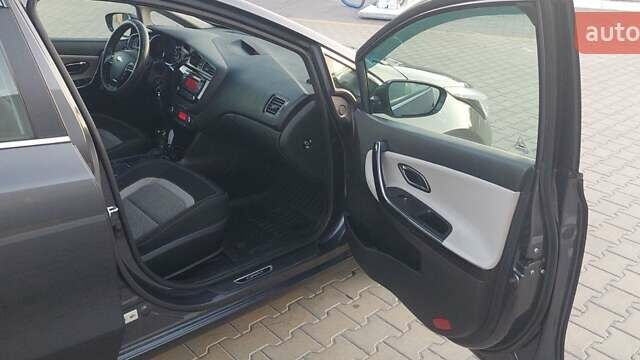 Серый Киа Сид, объемом двигателя 1.6 л и пробегом 103 тыс. км за 13600 $, фото 5 на Automoto.ua