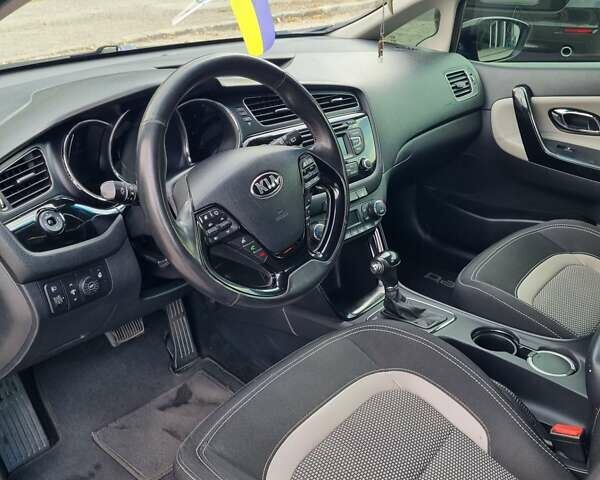 Серый Киа Сид, объемом двигателя 1.59 л и пробегом 159 тыс. км за 10800 $, фото 5 на Automoto.ua