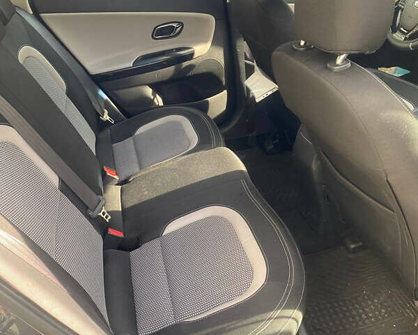 Сірий Кіа Сід, об'ємом двигуна 1.59 л та пробігом 247 тис. км за 10500 $, фото 10 на Automoto.ua