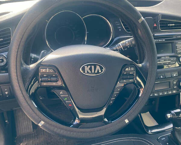 Сірий Кіа Сід, об'ємом двигуна 1.59 л та пробігом 247 тис. км за 10500 $, фото 5 на Automoto.ua