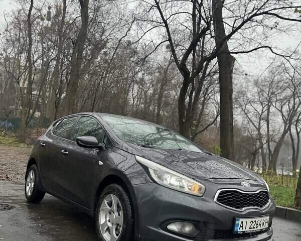 Серый Киа Сид, объемом двигателя 1.58 л и пробегом 148 тыс. км за 10400 $, фото 4 на Automoto.ua