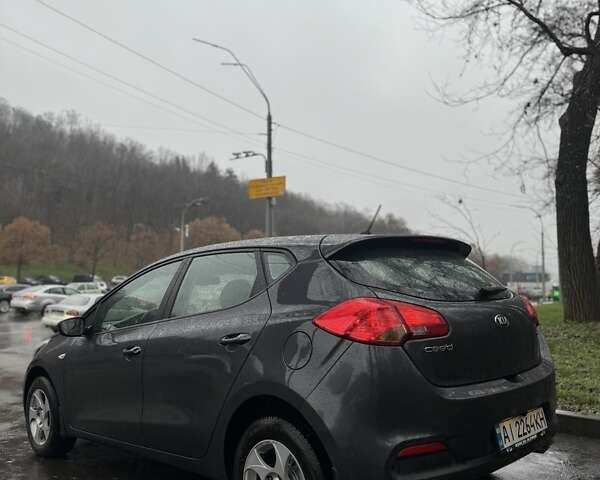 Серый Киа Сид, объемом двигателя 1.58 л и пробегом 148 тыс. км за 10400 $, фото 7 на Automoto.ua