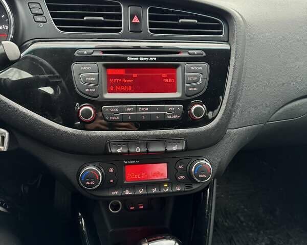 Серый Киа Сид, объемом двигателя 1.58 л и пробегом 148 тыс. км за 10400 $, фото 16 на Automoto.ua