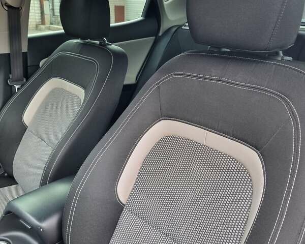 Серый Киа Сид, объемом двигателя 1.59 л и пробегом 159 тыс. км за 10800 $, фото 6 на Automoto.ua