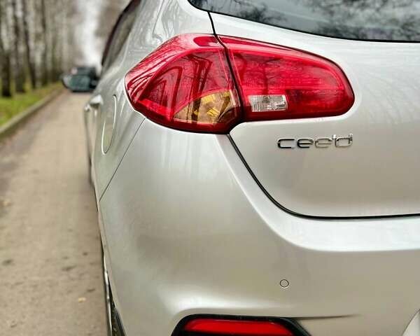 Серый Киа Сид, объемом двигателя 1.59 л и пробегом 131 тыс. км за 10500 $, фото 5 на Automoto.ua