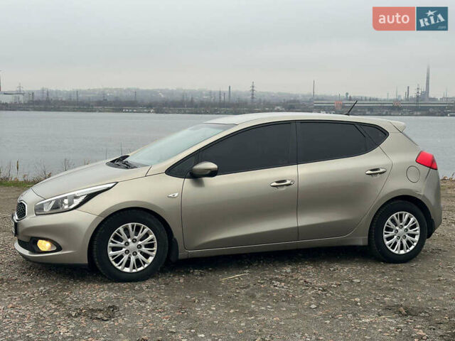 Серый Киа Сид, объемом двигателя 1.6 л и пробегом 200 тыс. км за 10300 $, фото 8 на Automoto.ua