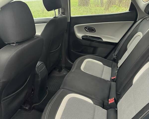 Серый Киа Сид, объемом двигателя 1.58 л и пробегом 148 тыс. км за 10400 $, фото 19 на Automoto.ua