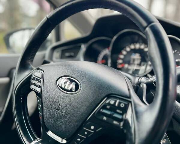 Серый Киа Сид, объемом двигателя 1.59 л и пробегом 131 тыс. км за 10500 $, фото 14 на Automoto.ua