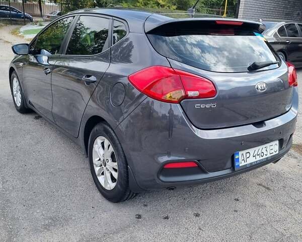 Серый Киа Сид, объемом двигателя 1.59 л и пробегом 159 тыс. км за 10800 $, фото 2 на Automoto.ua