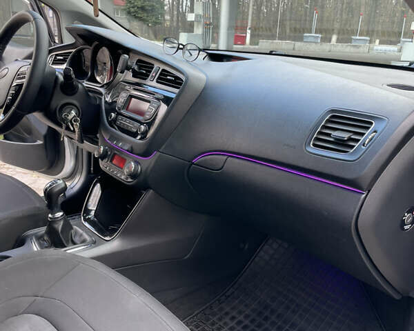 Серый Киа Сид, объемом двигателя 1.6 л и пробегом 235 тыс. км за 9800 $, фото 21 на Automoto.ua