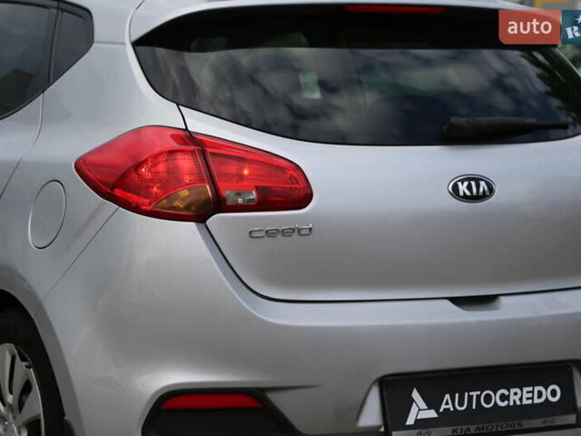 Серый Киа Сид, объемом двигателя 1.4 л и пробегом 221 тыс. км за 8600 $, фото 6 на Automoto.ua