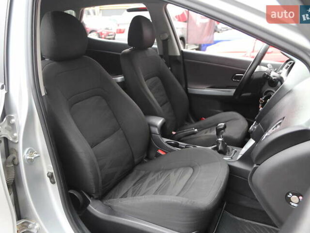 Серый Киа Сид, объемом двигателя 1.4 л и пробегом 221 тыс. км за 8600 $, фото 10 на Automoto.ua