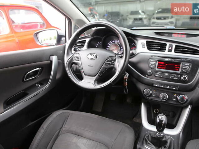 Серый Киа Сид, объемом двигателя 1.4 л и пробегом 221 тыс. км за 8600 $, фото 11 на Automoto.ua