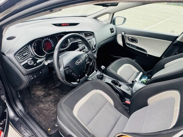 Серый Киа Сид, объемом двигателя 1.6 л и пробегом 127 тыс. км за 4300 $, фото 9 на Automoto.ua