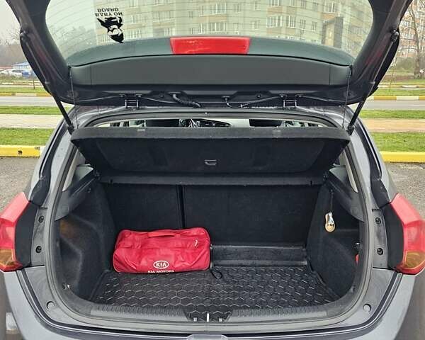 Серый Киа Сид, объемом двигателя 1.59 л и пробегом 165 тыс. км за 11250 $, фото 12 на Automoto.ua