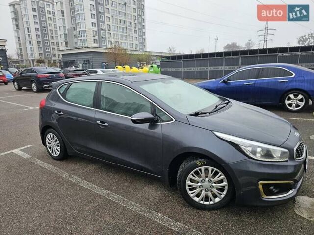 Серый Киа Сид, объемом двигателя 1.59 л и пробегом 165 тыс. км за 11250 $, фото 4 на Automoto.ua