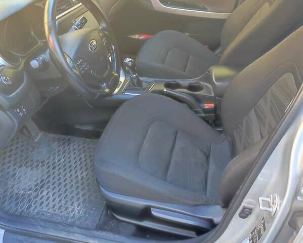 Сірий Кіа Сід, об'ємом двигуна 1.6 л та пробігом 241 тис. км за 10300 $, фото 9 на Automoto.ua