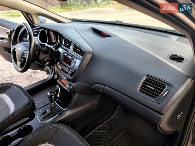 Серый Киа Сид, объемом двигателя 1.59 л и пробегом 127 тыс. км за 13550 $, фото 26 на Automoto.ua