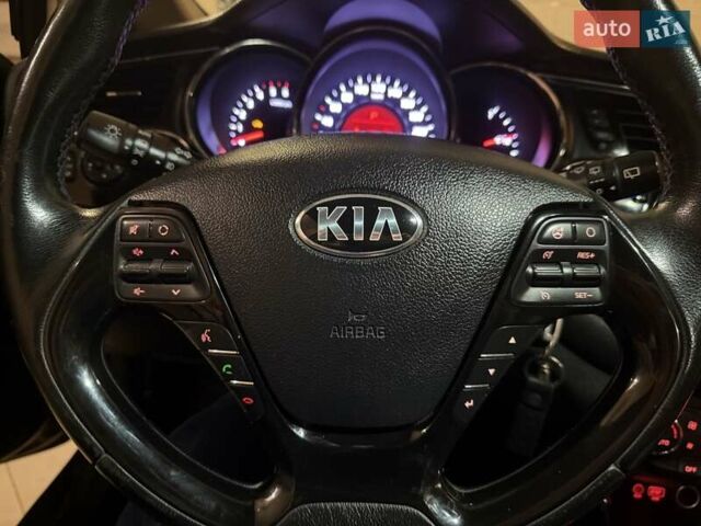 Серый Киа Сид, объемом двигателя 1.58 л и пробегом 84 тыс. км за 12500 $, фото 11 на Automoto.ua