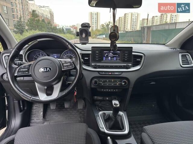 Серый Киа Сид, объемом двигателя 1.59 л и пробегом 98 тыс. км за 14000 $, фото 17 на Automoto.ua