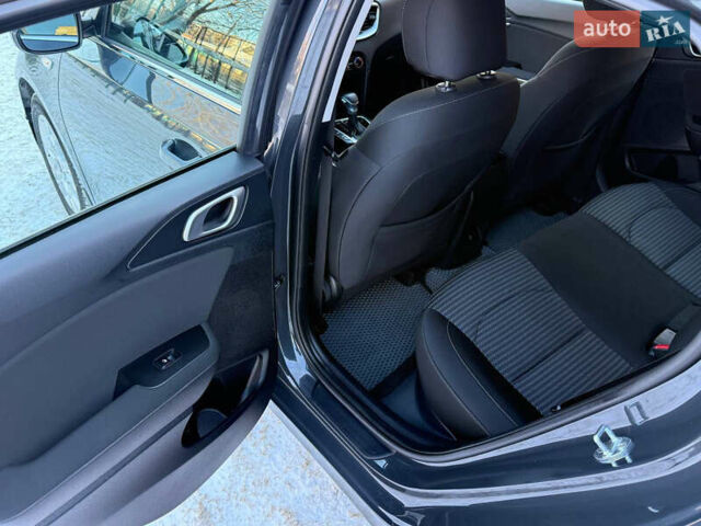 Сірий Кіа Сід, об'ємом двигуна 1.6 л та пробігом 33 тис. км за 18900 $, фото 24 на Automoto.ua