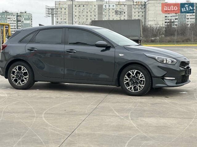 Серый Киа Сид, объемом двигателя 1.59 л и пробегом 28 тыс. км за 19200 $, фото 11 на Automoto.ua
