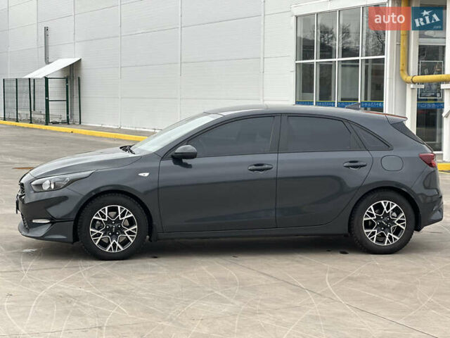 Серый Киа Сид, объемом двигателя 1.59 л и пробегом 28 тыс. км за 19200 $, фото 5 на Automoto.ua
