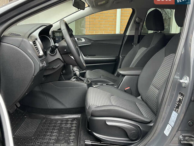 Серый Киа Сид, объемом двигателя 1.6 л и пробегом 15 тыс. км за 18900 $, фото 9 на Automoto.ua