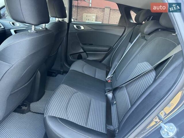 Серый Киа Сид, объемом двигателя 1.59 л и пробегом 17 тыс. км за 18999 $, фото 35 на Automoto.ua