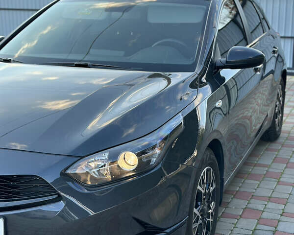 Серый Киа Сид, объемом двигателя 1.59 л и пробегом 26 тыс. км за 19500 $, фото 6 на Automoto.ua