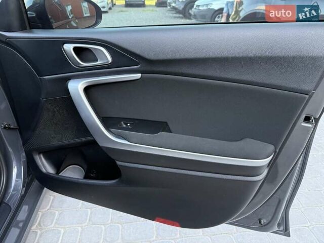 Серый Киа Сид, объемом двигателя 1.59 л и пробегом 17 тыс. км за 18999 $, фото 42 на Automoto.ua