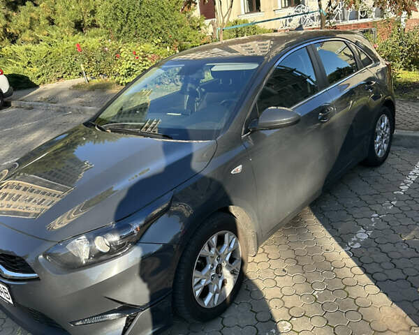Серый Киа Сид, объемом двигателя 1.59 л и пробегом 61 тыс. км за 18500 $, фото 2 на Automoto.ua