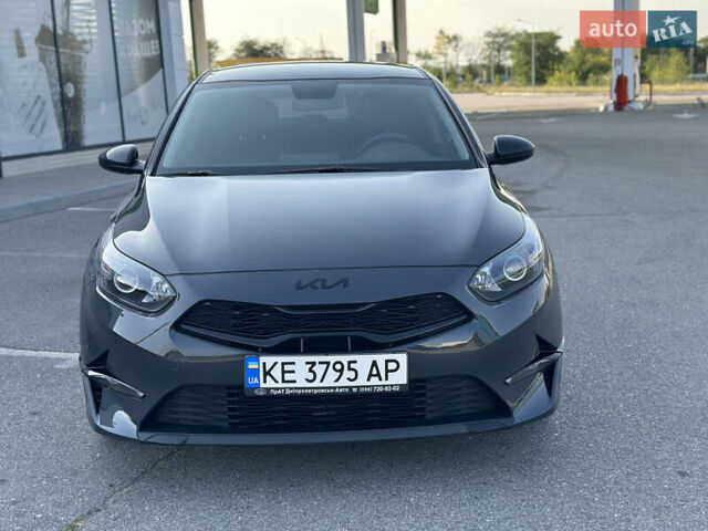 Серый Киа Сид, объемом двигателя 1.59 л и пробегом 27 тыс. км за 19900 $, фото 3 на Automoto.ua