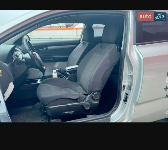 Серый Киа Сид, объемом двигателя 1.6 л и пробегом 220 тыс. км за 4100 $, фото 1 на Automoto.ua