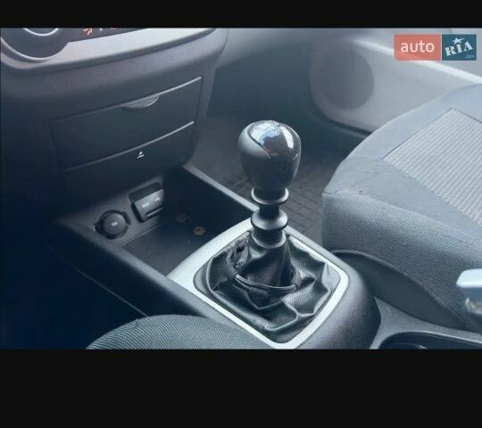 Серый Киа Сид, объемом двигателя 1.6 л и пробегом 220 тыс. км за 4100 $, фото 5 на Automoto.ua