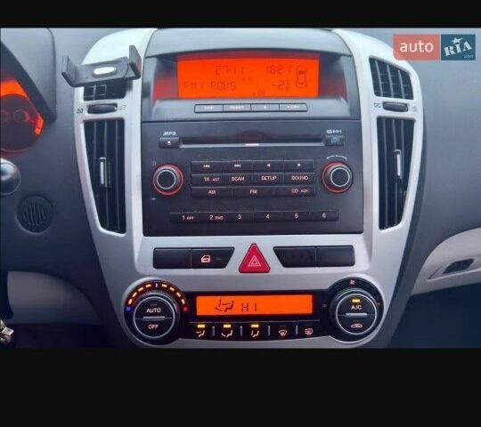 Серый Киа Сид, объемом двигателя 1.6 л и пробегом 220 тыс. км за 4100 $, фото 6 на Automoto.ua
