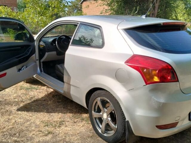 Сірий Кіа Сід, об'ємом двигуна 1.4 л та пробігом 160 тис. км за 4500 $, фото 3 на Automoto.ua