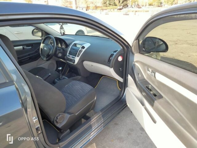 Серый Киа Сид, объемом двигателя 0 л и пробегом 200 тыс. км за 6300 $, фото 4 на Automoto.ua