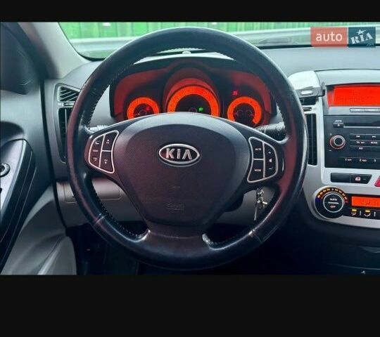 Серый Киа Сид, объемом двигателя 1.6 л и пробегом 220 тыс. км за 4100 $, фото 8 на Automoto.ua