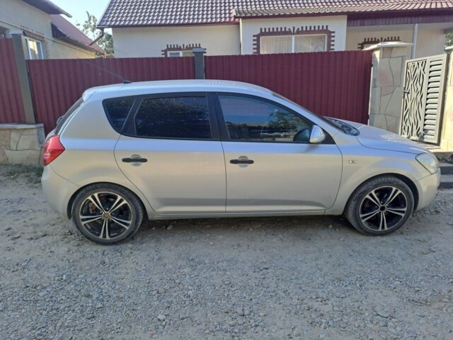 Серый Киа Сид, объемом двигателя 1.4 л и пробегом 260 тыс. км за 4447 $, фото 1 на Automoto.ua