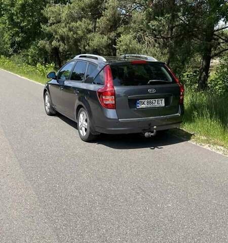 Серый Киа Сид, объемом двигателя 1.6 л и пробегом 346 тыс. км за 5100 $, фото 7 на Automoto.ua
