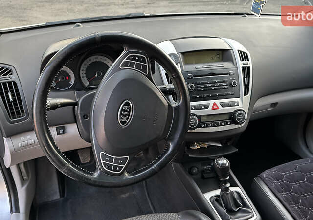 Сірий Кіа Сід, об'ємом двигуна 1.6 л та пробігом 195 тис. км за 6499 $, фото 11 на Automoto.ua