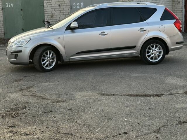 Серый Киа Сид, объемом двигателя 1.6 л и пробегом 208 тыс. км за 6400 $, фото 2 на Automoto.ua