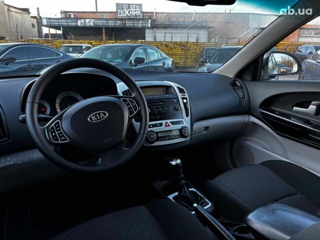 Сірий Кіа Сід, об'ємом двигуна 1.5 л та пробігом 264 тис. км за 5790 $, фото 15 на Automoto.ua