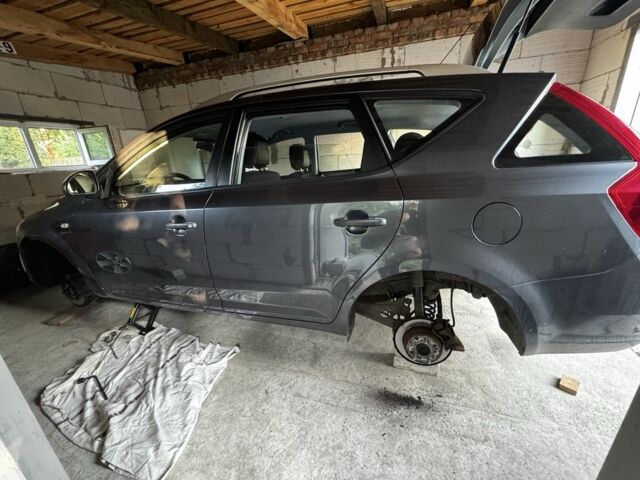 Серый Киа Сид, объемом двигателя 1.6 л и пробегом 170 тыс. км за 6800 $, фото 1 на Automoto.ua