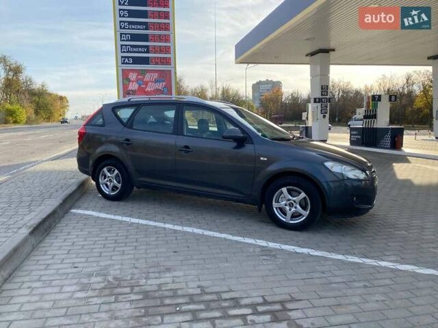 Кіа Сід 2007 у Запоріжжя на Automoto.ua Сірий Кіа Сід, об'ємом двигуна 1.58 л та пробігом 360 тис. км за 5499 $, фото 13 на Automoto.ua